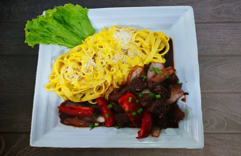 Fetuccini Huancaina con Lomo