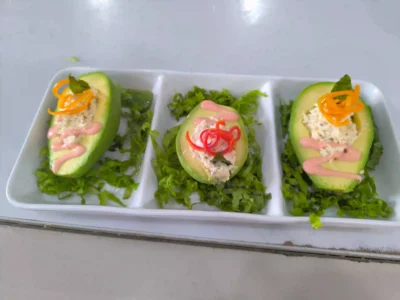 Palta Rellena con Pulpa de Cangrejo