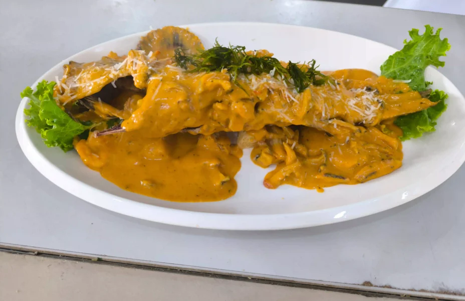 Pescado en salsa de Mariscos